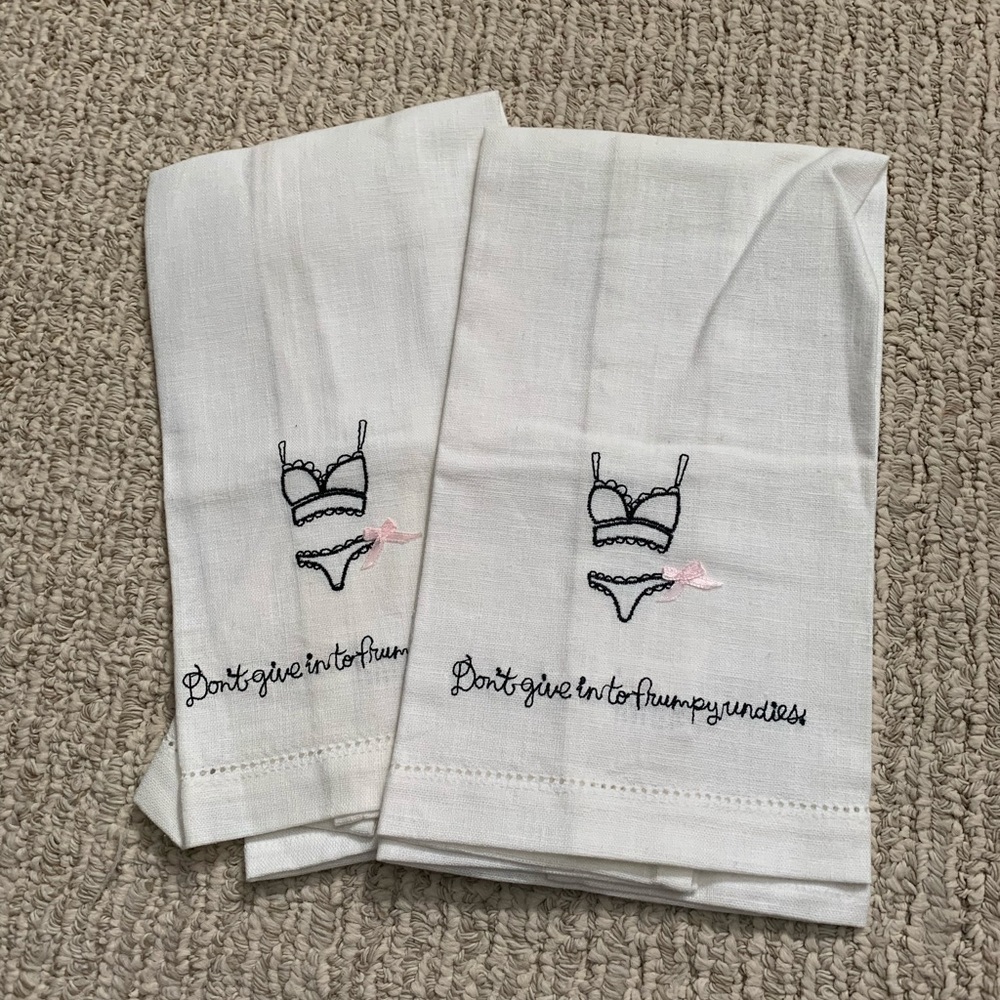 $10 NWOT decorative hand towels